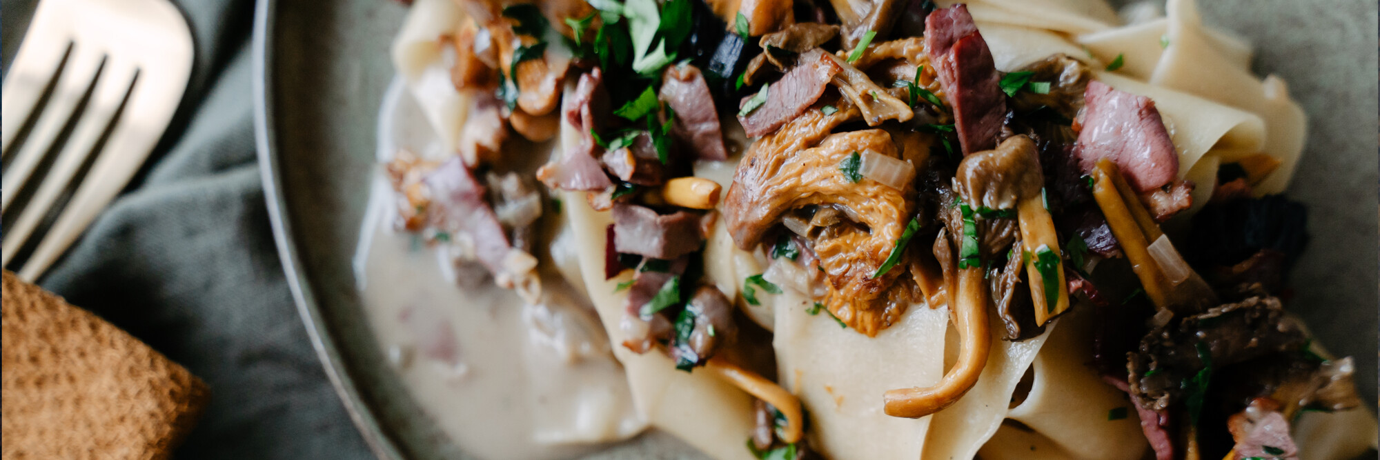 Pappardelle aux champignons des bois et magret de canard fumé 