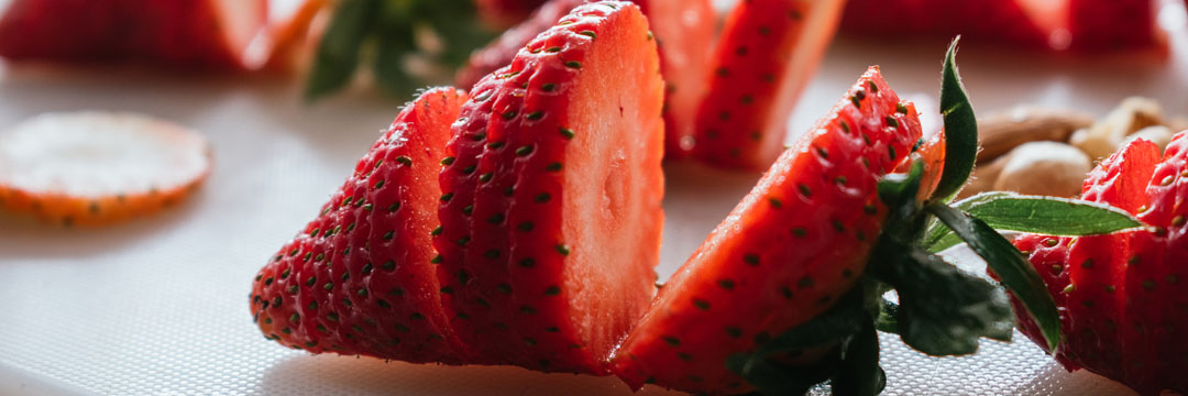 Carpaccio de fraises au fromage de chèvre