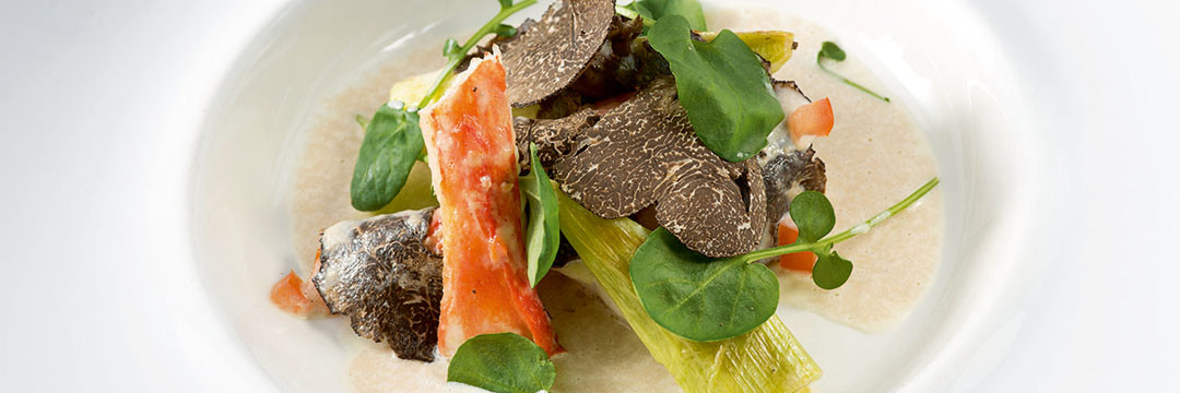 Crabe Royal du Kamchatka et Turbotin, jeunes poireaux à la truffe